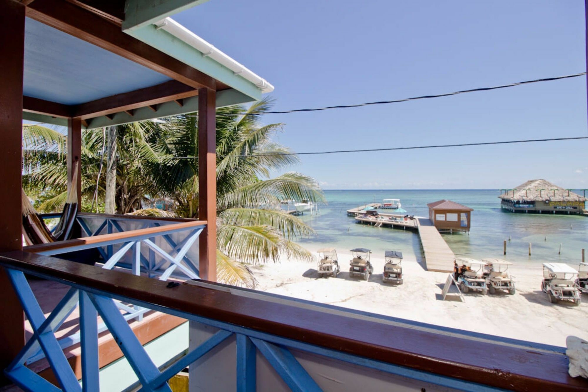 Sandbar Beachfront Hostel & Restaurant San Pedro  Exterior photo
